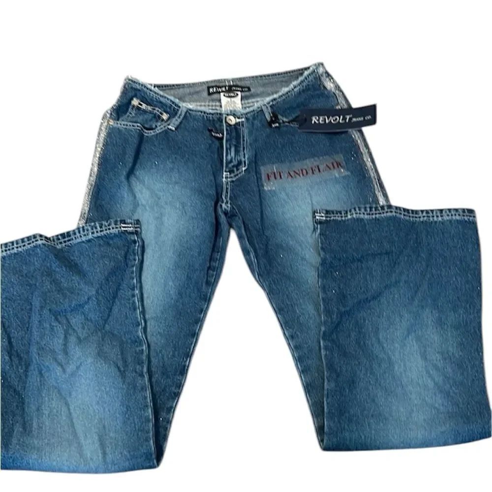 NWT Revolt sz5 junior fit & flare jeans w/raw waistband & glitter down the legs
